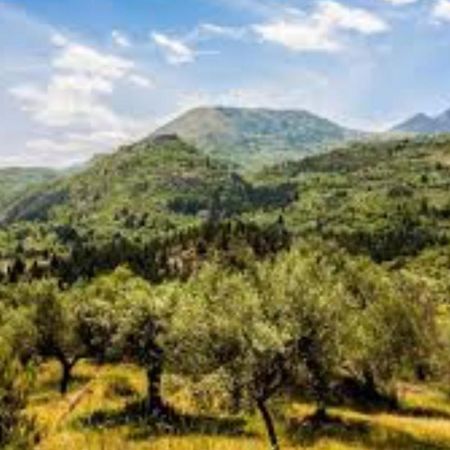 Mystras Inn Екстериор снимка