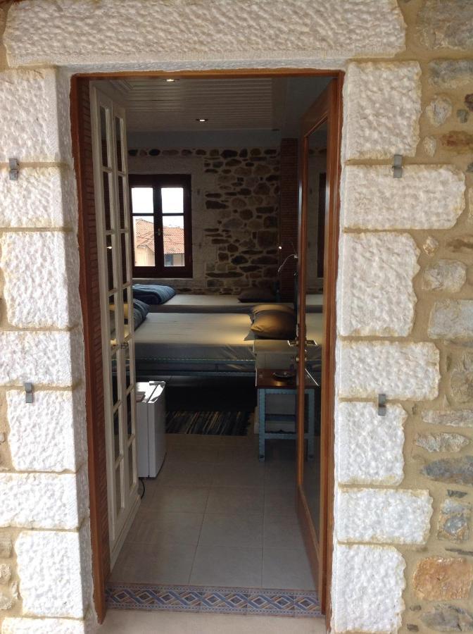 Mystras Inn Екстериор снимка