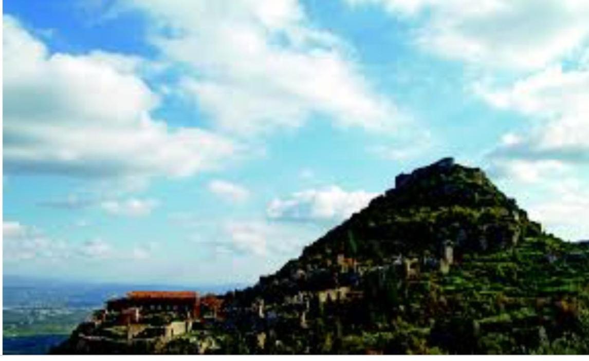 Mystras Inn Екстериор снимка