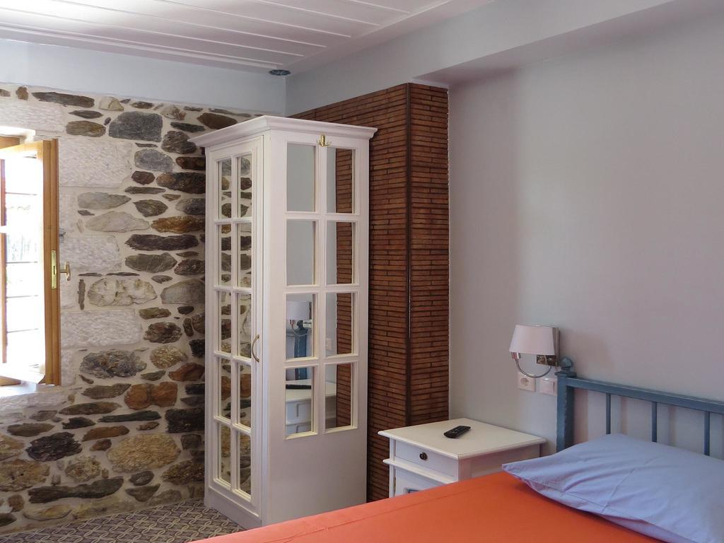 Mystras Inn Екстериор снимка