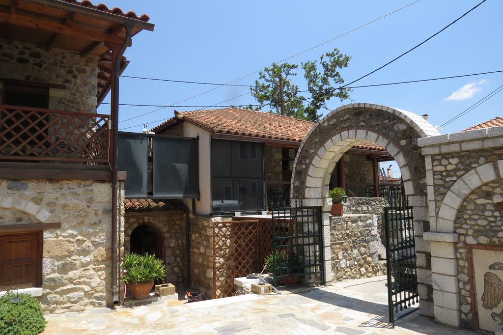Mystras Inn Екстериор снимка