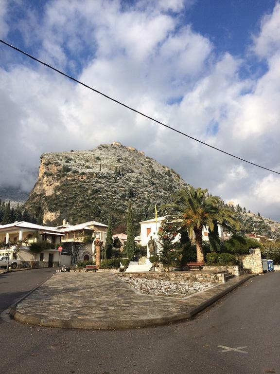 Mystras Inn Екстериор снимка