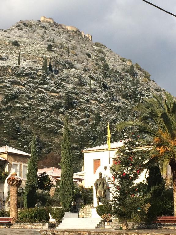 Mystras Inn Екстериор снимка