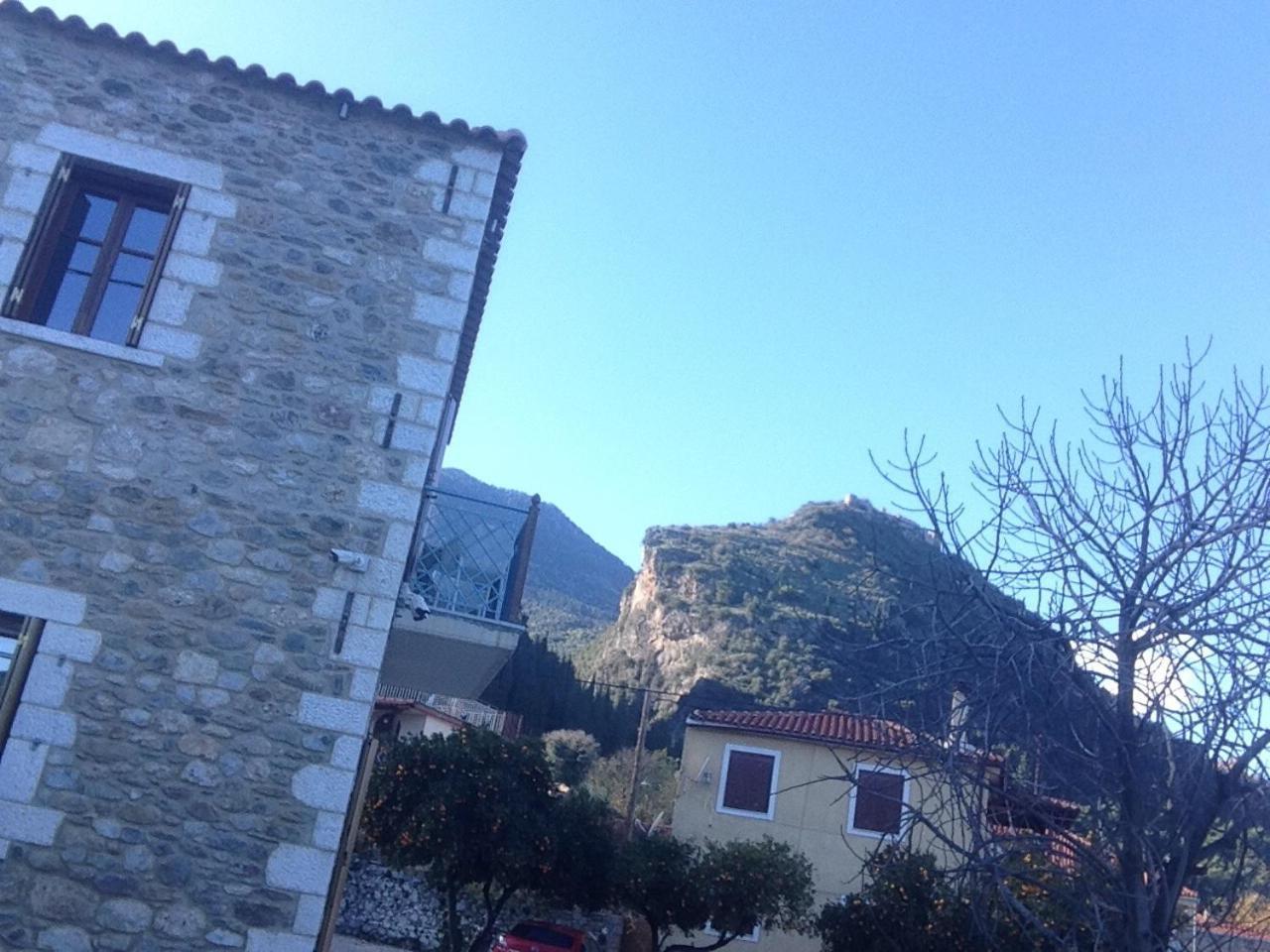 Mystras Inn Екстериор снимка